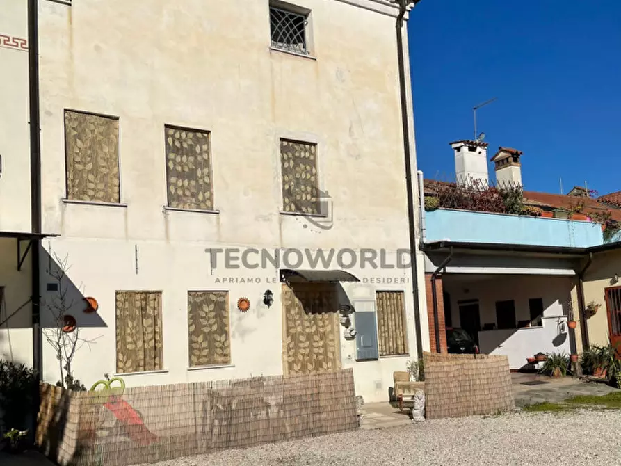 Immagine 4 di Rustico / casale in vendita  in Via Colleoni  38 a Malo