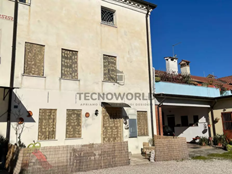 Immagine 7 di Rustico / casale in vendita  in Via Colleoni  38 a Malo