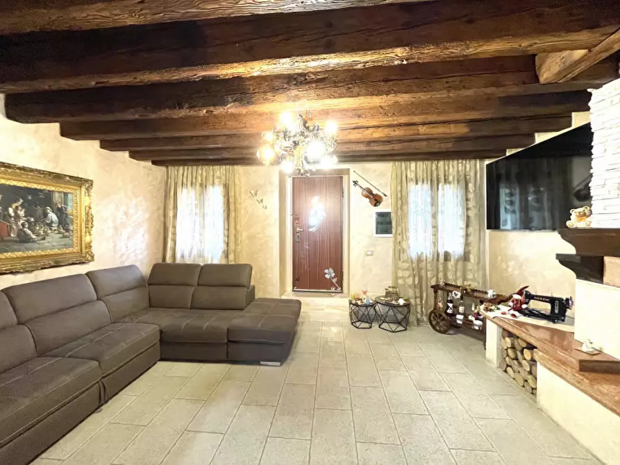 Immagine 12 di Rustico / casale in vendita  in Via Colleoni  38 a Malo