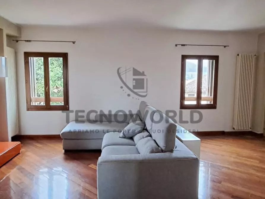 Immagine 4 di Appartamento in vendita  in Via Roma a San Vito Di Leguzzano