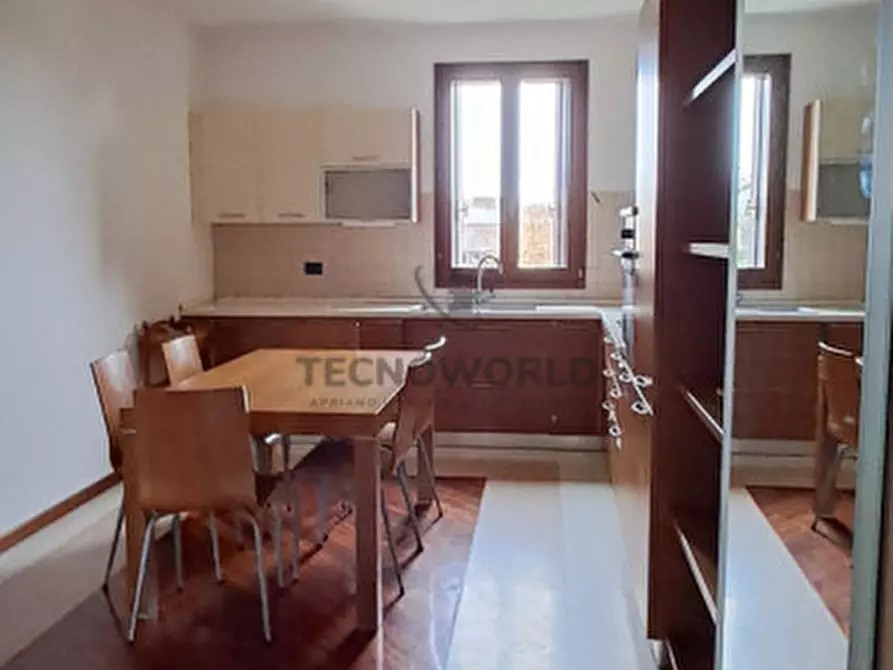 Immagine 5 di Appartamento in vendita  in Via Roma a San Vito Di Leguzzano