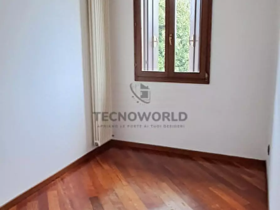 Immagine 11 di Appartamento in vendita  in Via Roma a San Vito Di Leguzzano