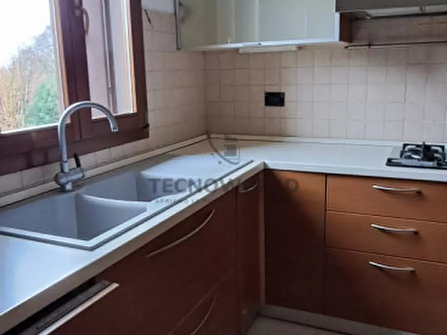 Immagine 24 di Appartamento in vendita  in Via Roma a San Vito Di Leguzzano