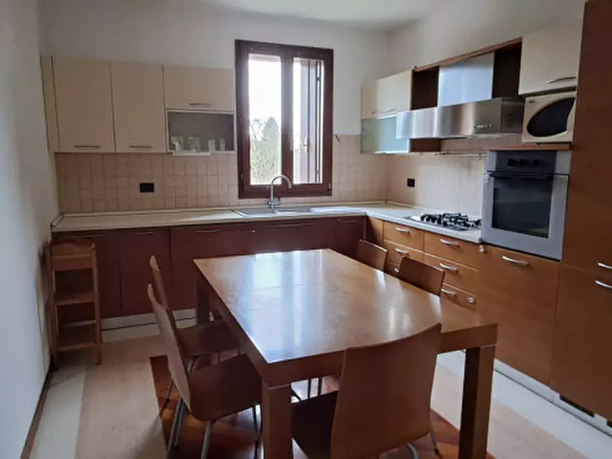 Immagine 25 di Appartamento in vendita  in Via Roma a San Vito Di Leguzzano