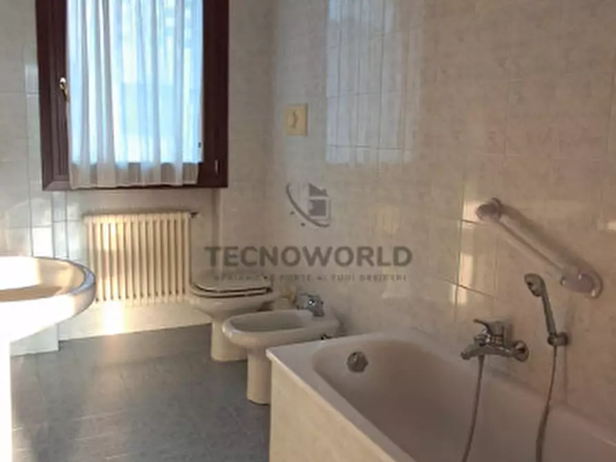 Immagine 18 di Appartamento in vendita  in via magrè a San Vito Di Leguzzano