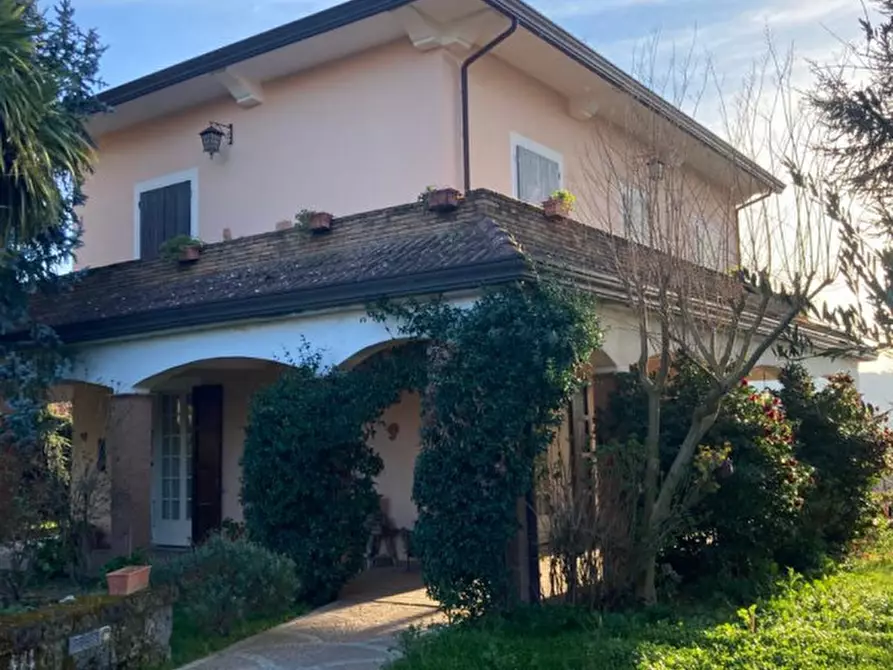 Immagine 1 di Villa in vendita  in Via Palombelle, 1 a Chianche