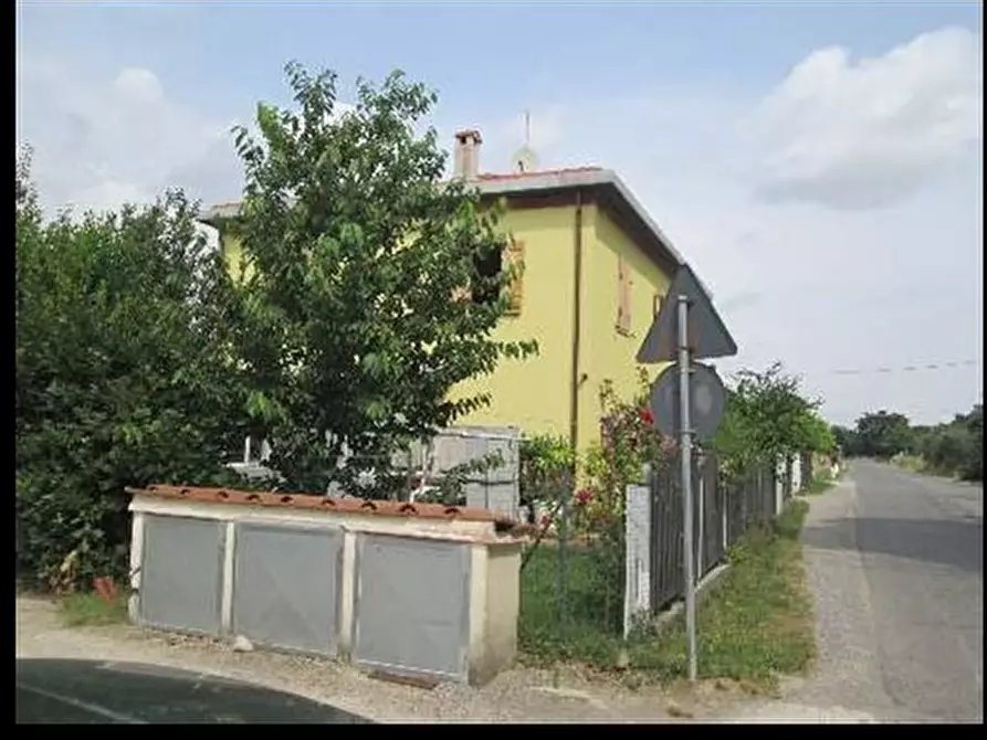 Immagine 1 di Appartamento in vendita  in Via Pineta n 36/A a Castiglione Del Lago