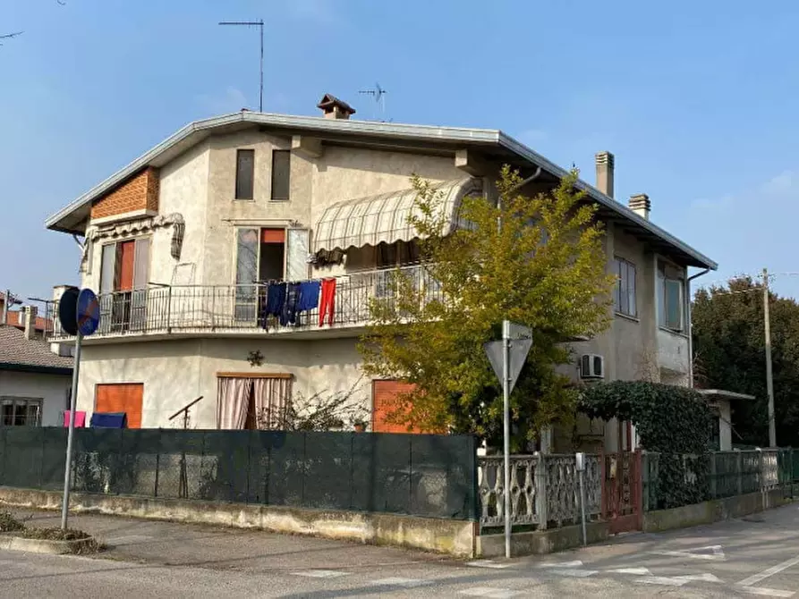 Immagine 1 di Appartamento in vendita  in Via Umbria, 14 a Mira