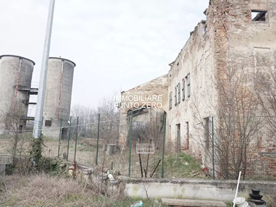 Immagine 1 di Rustico / casale in vendita  in strada Viazza di Pizzolese a Parma