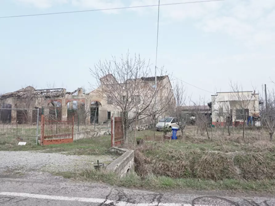 Immagine 1 di Rustico / casale in vendita  in via al malcantone a Sorbolo Mezzani