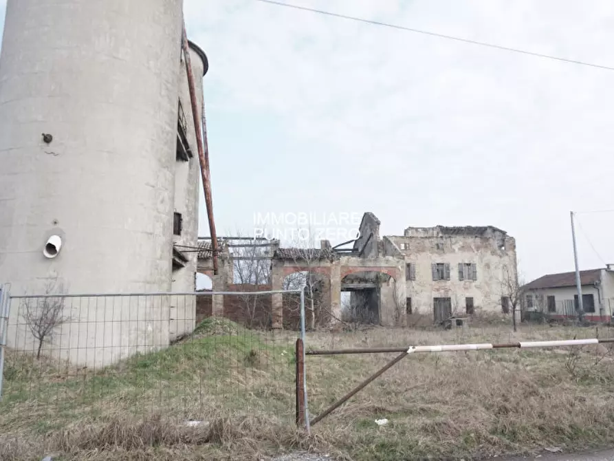 Immagine 1 di Rustico / casale in vendita  in strada Viazza di Pizzolese a Parma