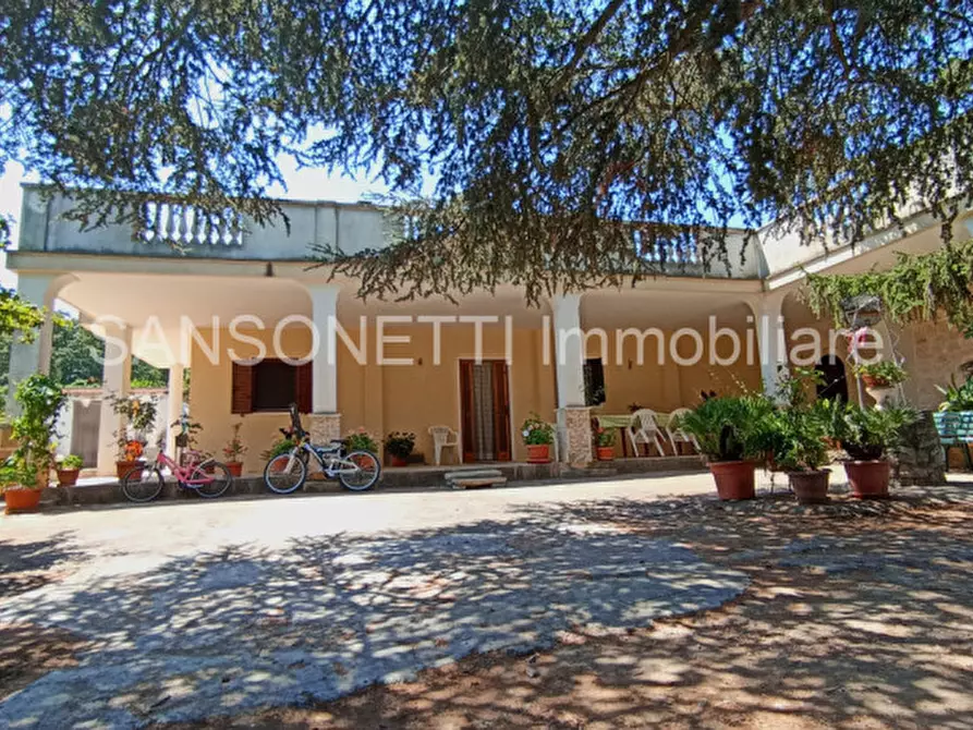 Immagine 2 di Villa in vendita  in ANES a Fasano