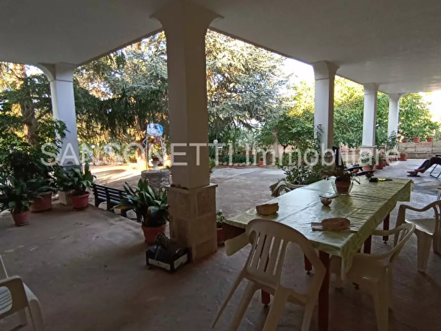 Immagine 5 di Villa in vendita  in ANES a Fasano