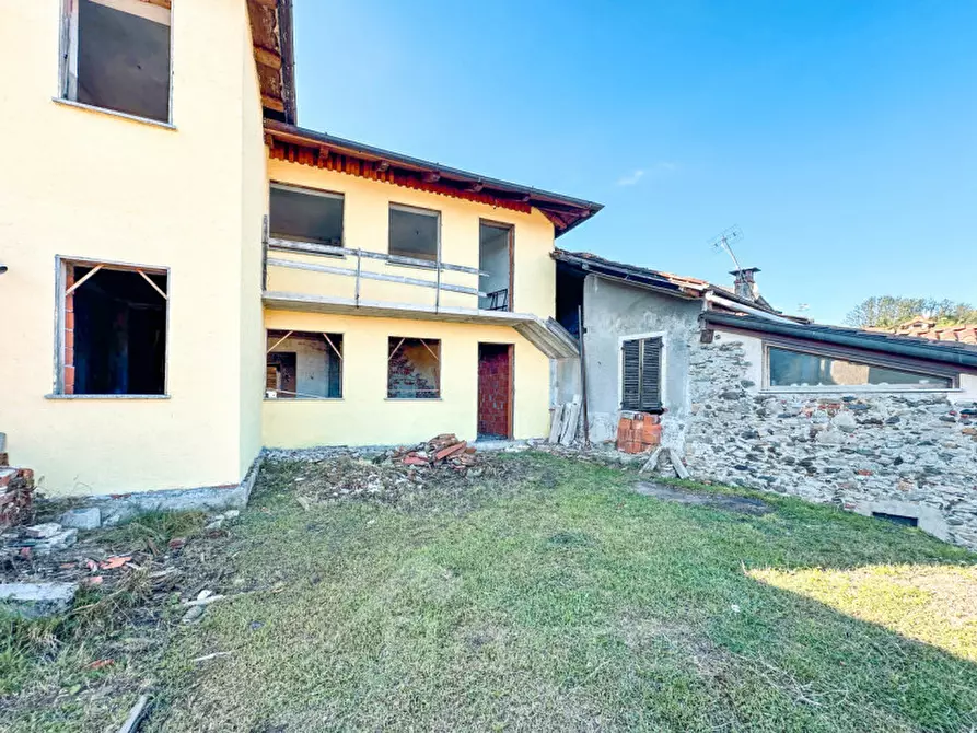 Immagine 2 di Villetta a schiera in vendita  in Via Montrigone 18 a Borgosesia