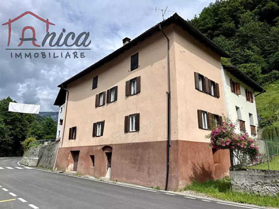 Immagine 27 di Casa bifamiliare in vendita  in Via Roma a Castello Tesino