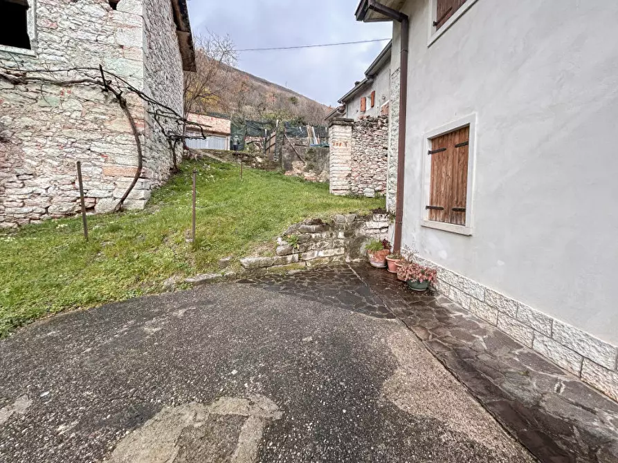 Immagine 3 di Casa indipendente in vendita  in Via Chiesa località Castello di Manune a Fumane