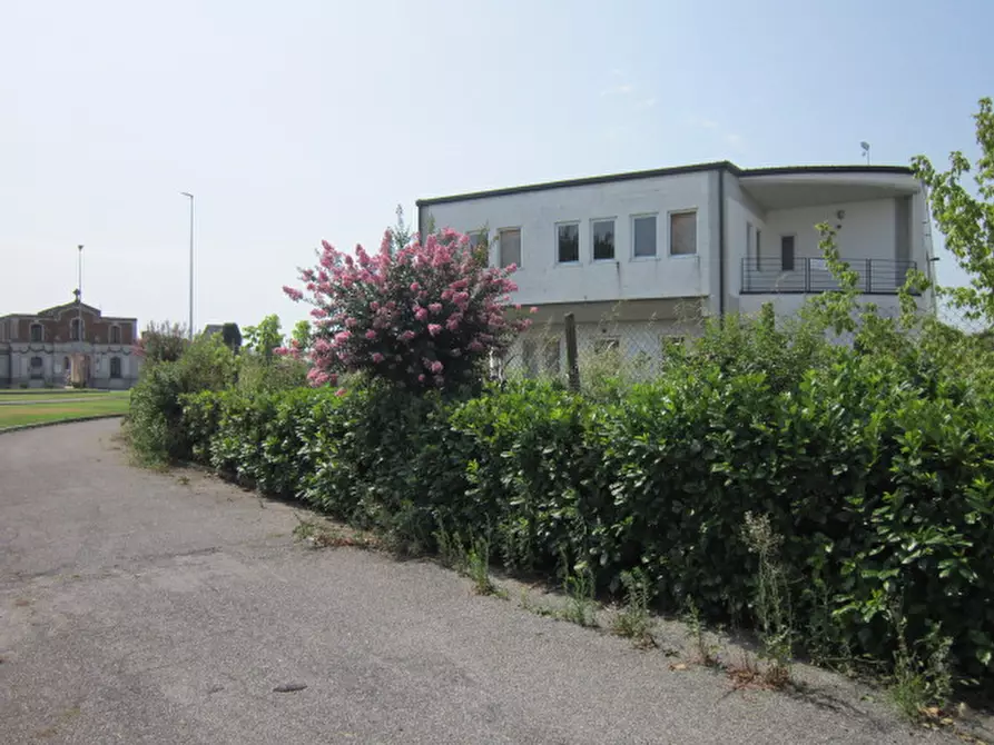 Immagine 12 di Capannone industriale in vendita  in gracco spaziani a Castel D'ario