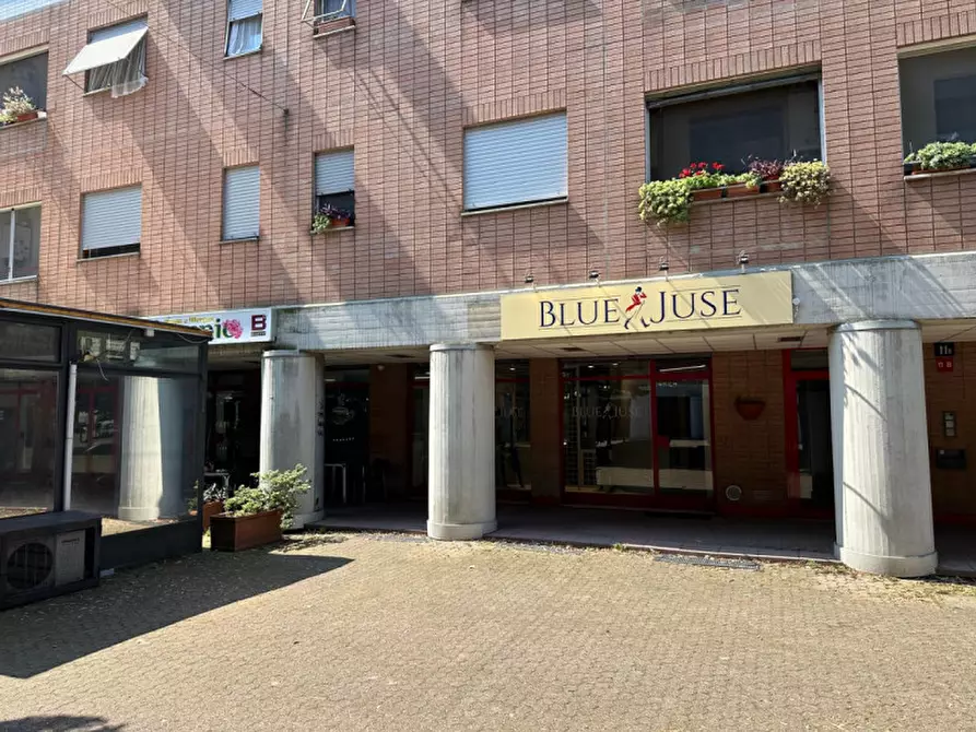 Immagine 12 di Negozio in affitto  in Via Duccio di Buoninsegna 11 a Assago