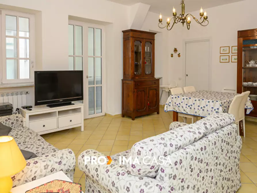 Immagine 2 di Appartamento in vendita  in Via Ottavio De Sica 11 a Salerno