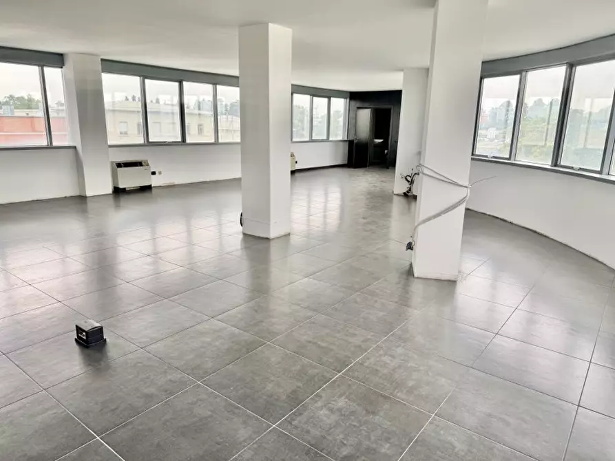 Immagine 2 di Ufficio in affitto  a Parma