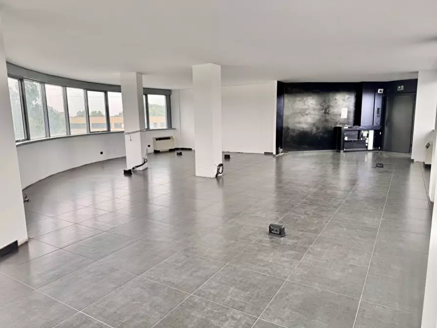 Immagine 8 di Ufficio in affitto  a Parma