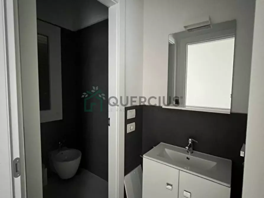 Immagine 17 di Negozio in affitto  in Via Fausta a Cavallino-Treporti