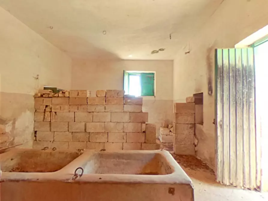 Immagine 37 di Rustico / casale in vendita  a Cisternino
