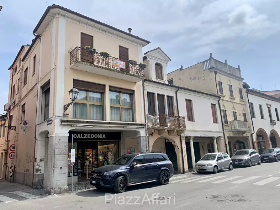 Immagine 1 di Palazzo in vendita  in Piove di Sacco a Piove Di Sacco