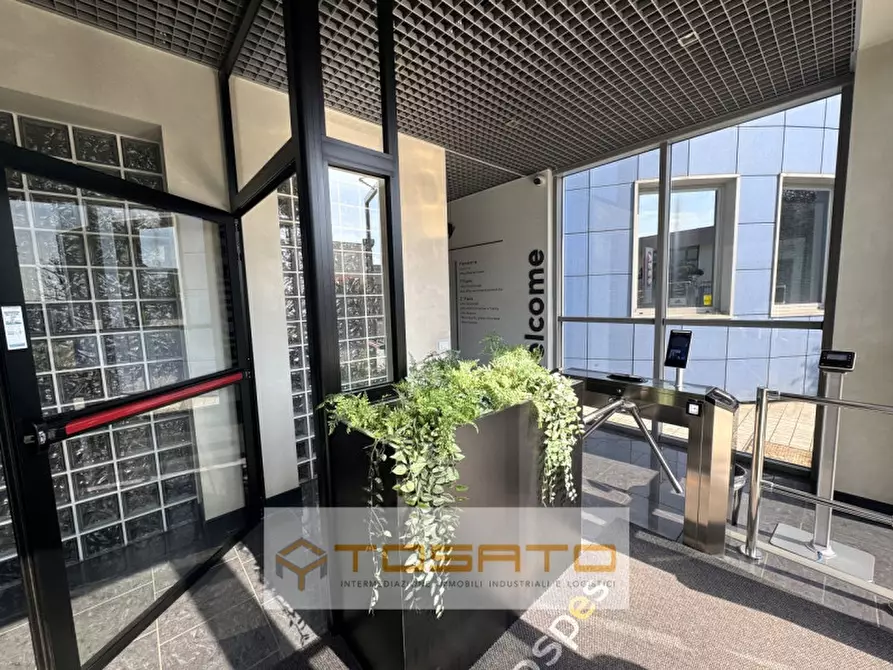 Immagine 28 di Ufficio in vendita  a Zevio