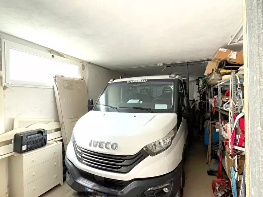 Immagine 3 di Garage in vendita  in Via Colombo a Chioggia