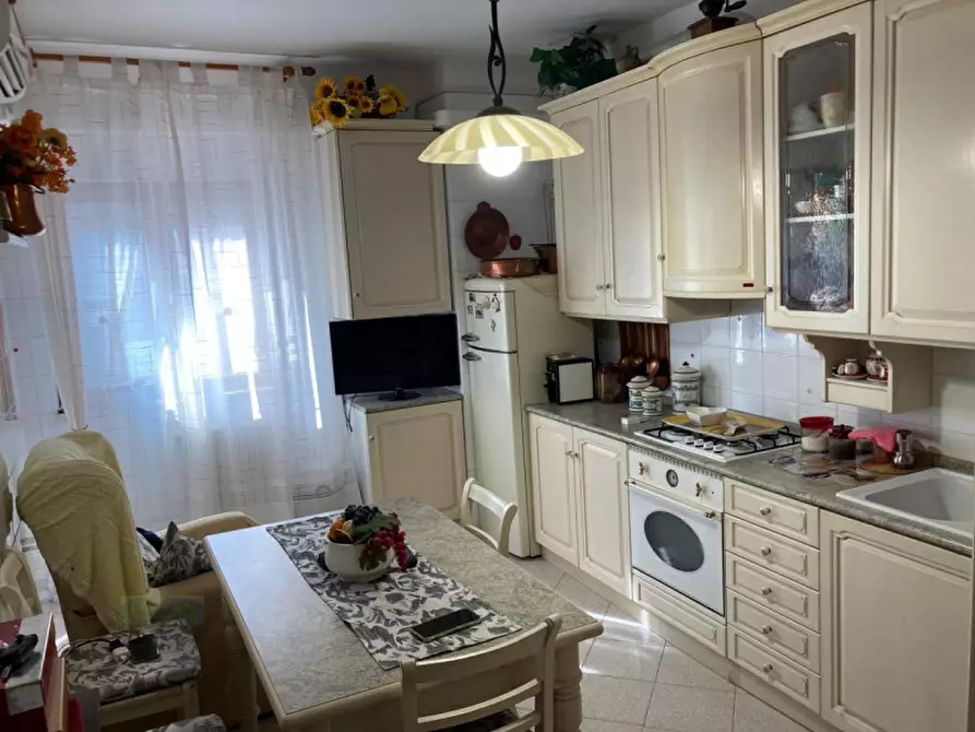 Immagine 5 di Appartamento in vendita  in VIA LUCANIA a Ceglie Messapico