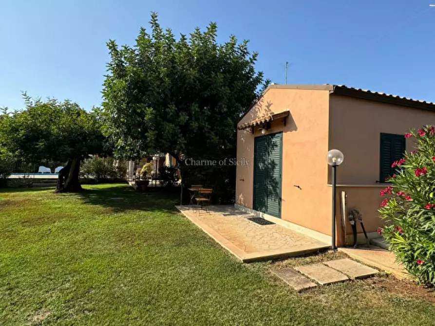 Immagine 11 di Villa in vendita  a Modica