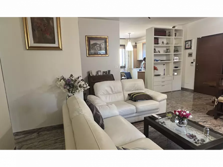 Immagine 4 di Appartamento in vendita  in via verde a Ozzano Dell'emilia