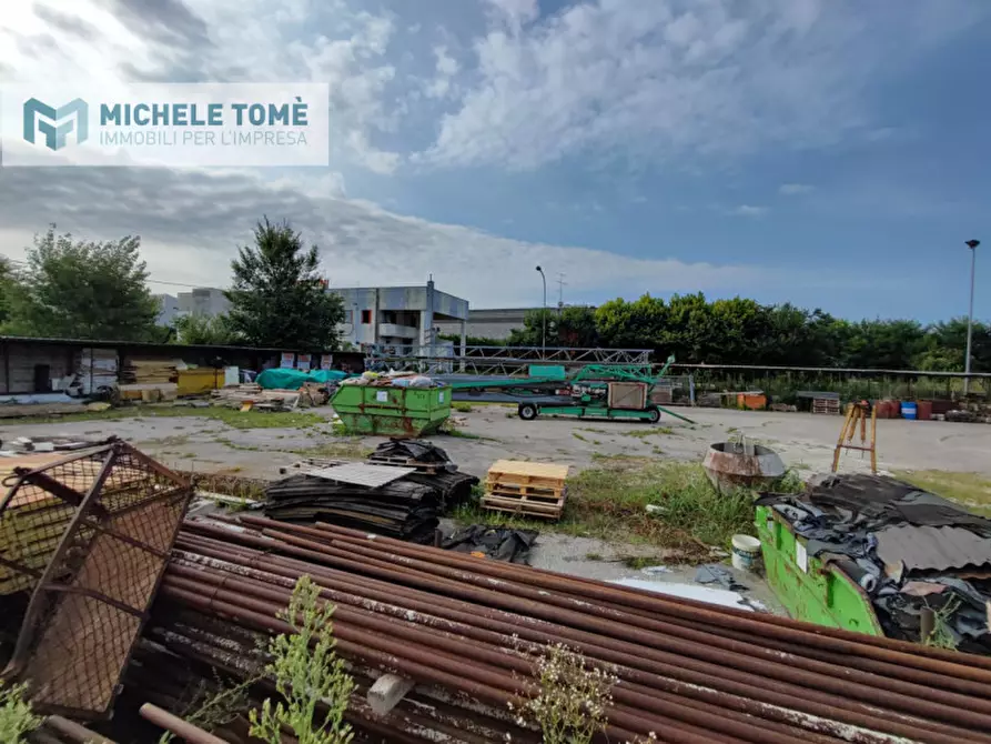 Immagine 3 di Terreno in vendita  in via venezia a Castelnuovo Del Garda