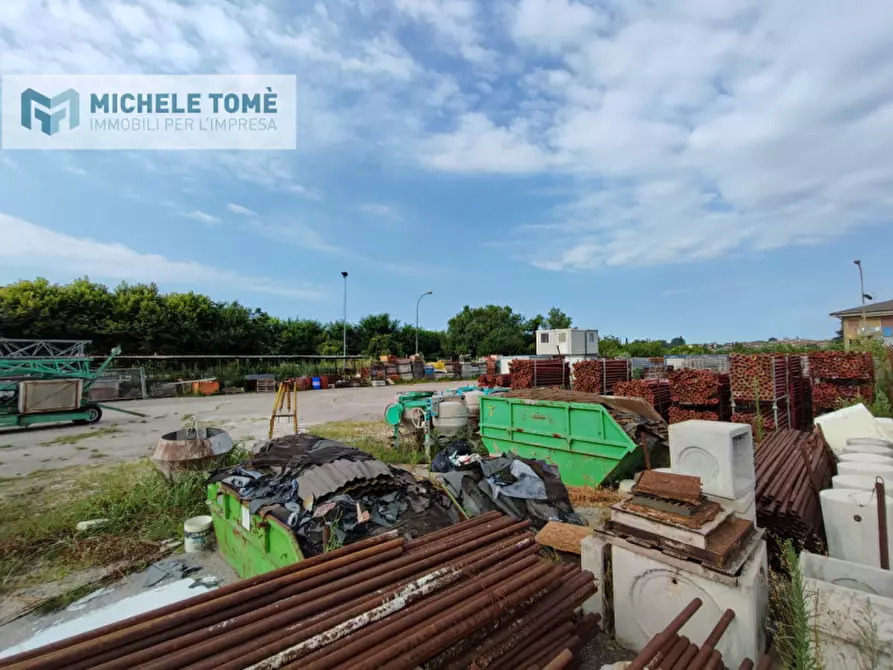 Immagine 5 di Terreno in vendita  in via venezia a Castelnuovo Del Garda