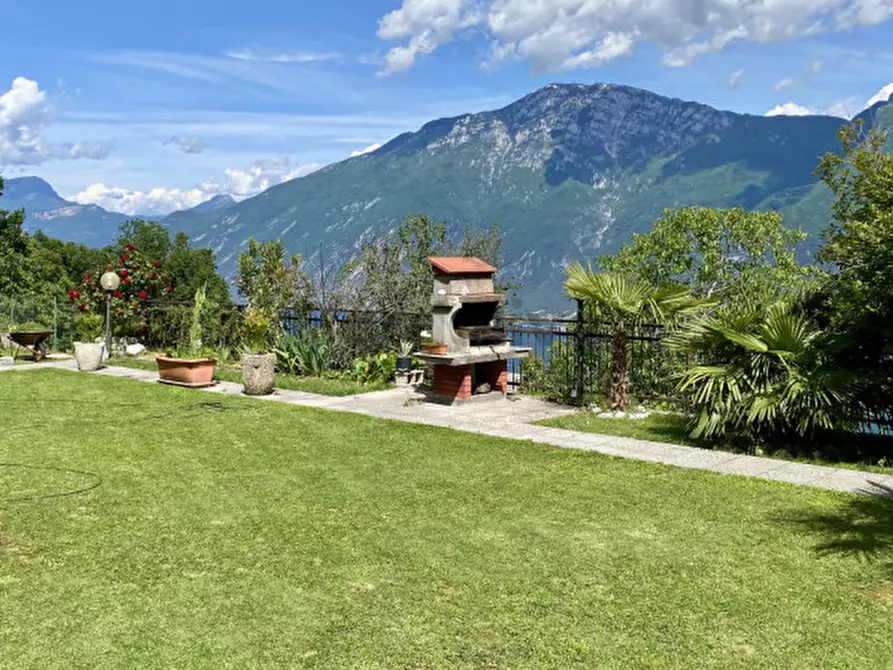 Immagine 3 di Appartamento in vendita  in Via Erta di Ustecchio 20 a Tremosine