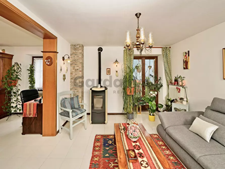 Immagine 4 di Appartamento in vendita  in Via Erta di Ustecchio 20 a Tremosine