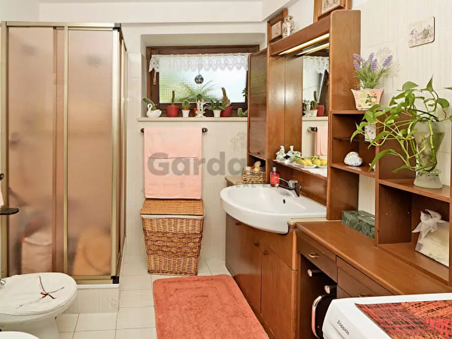 Immagine 13 di Appartamento in vendita  in Via Erta di Ustecchio 20 a Tremosine