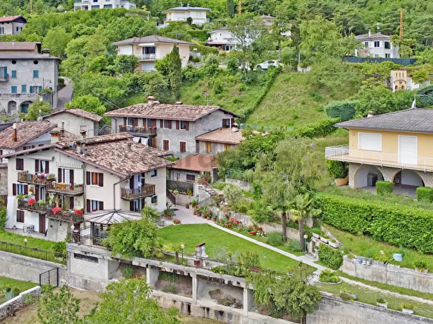 Immagine 14 di Appartamento in vendita  in Via Erta di Ustecchio 20 a Tremosine