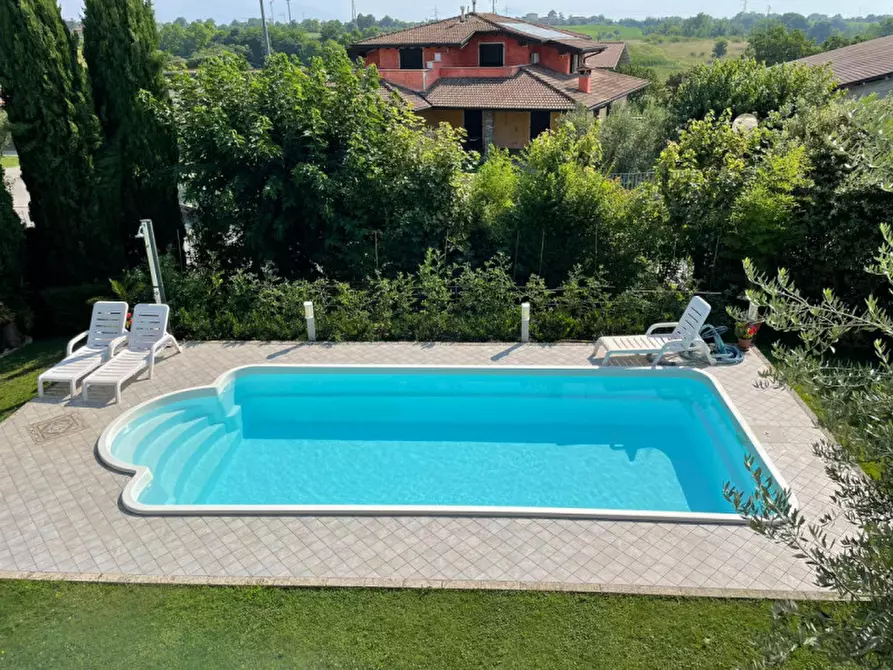 Immagine 6 di Villa in vendita  in via vicina a Desenzano Del Garda
