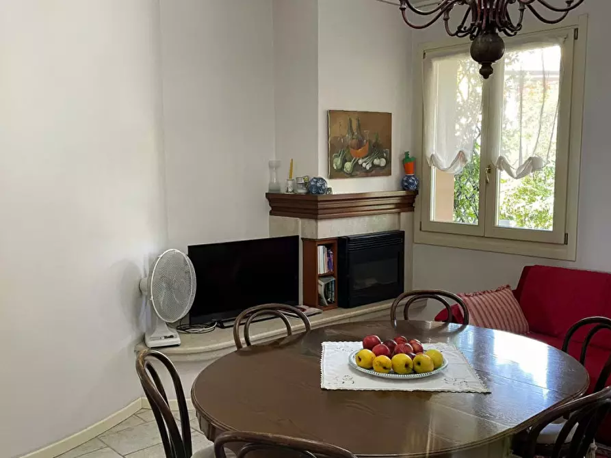 Immagine 15 di Villa in vendita  in via vicina a Desenzano Del Garda