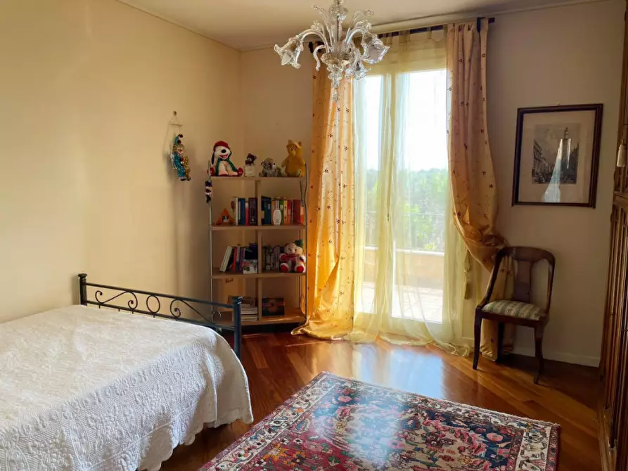 Immagine 24 di Villa in vendita  in via vicina a Desenzano Del Garda