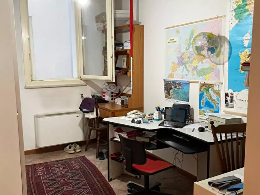 Immagine 32 di Villa in vendita  in via vicina a Desenzano Del Garda