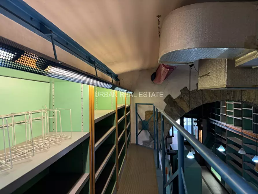 Immagine 6 di Negozio in affitto  in Via Mazzini 44/E a Trieste
