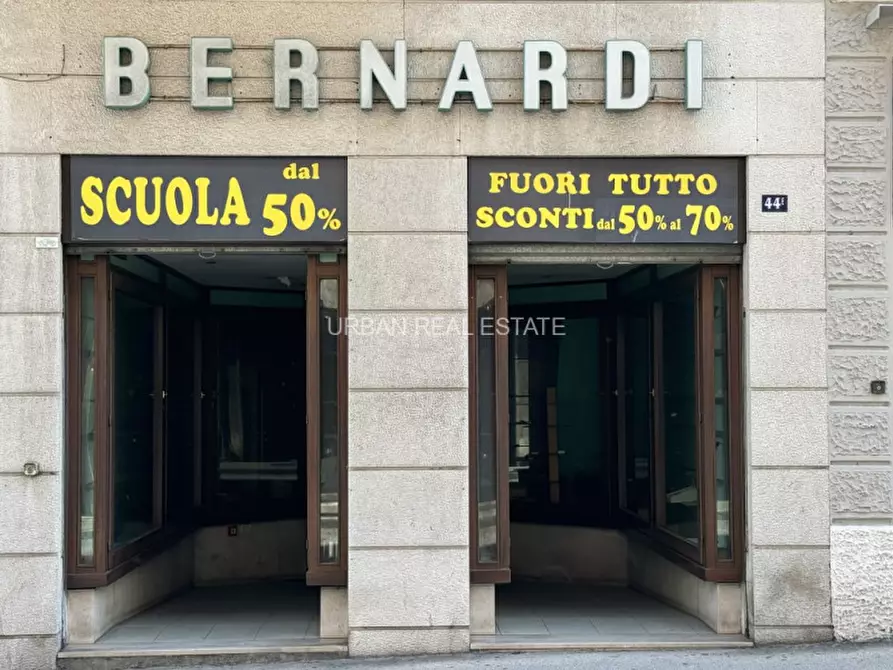Immagine 9 di Negozio in affitto  in Via Mazzini 44/E a Trieste