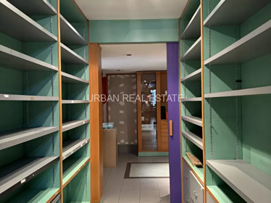 Immagine 23 di Negozio in affitto  in Via Mazzini 44/E a Trieste