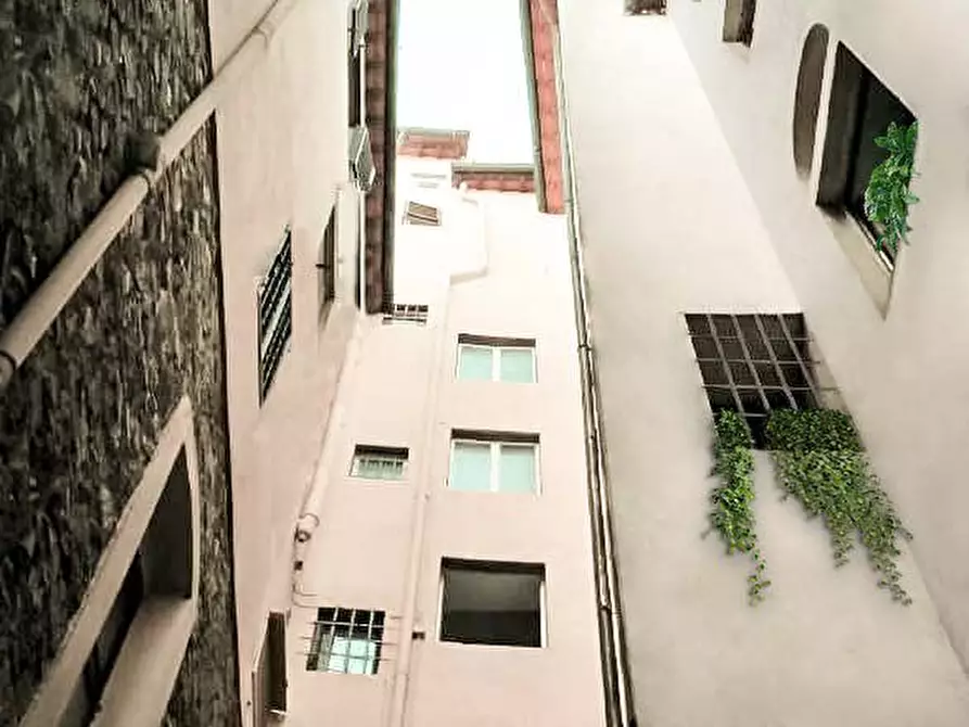 Immagine 4 di Appartamento in vendita  in VIA CALZAIUOLI a Firenze