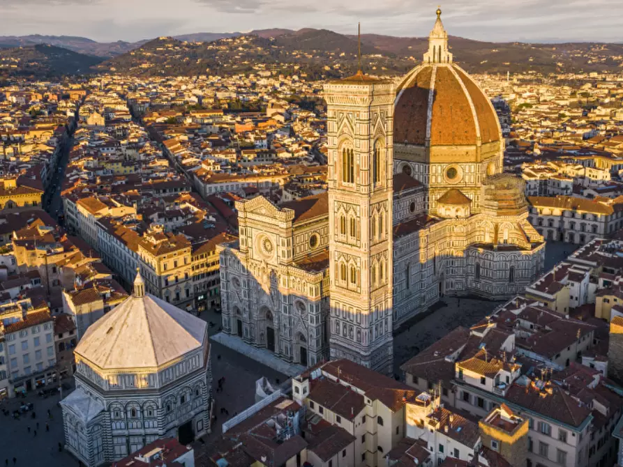 Immagine 10 di Appartamento in vendita  in VIA CALZAIUOLI a Firenze