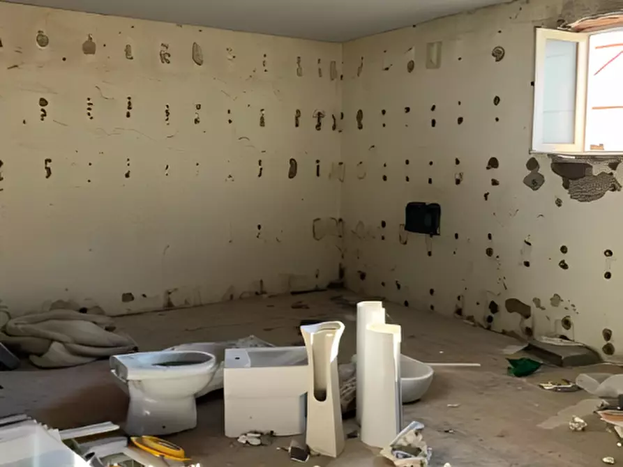 Immagine 4 di Attività commerciale in vendita  in Via Alessandria, n.31/b a Castel Volturno