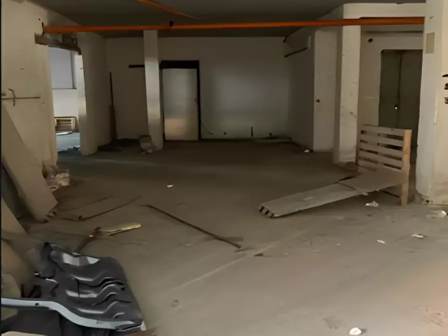 Immagine 6 di Attività commerciale in vendita  in Via Alessandria, n.31/b a Castel Volturno